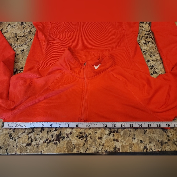 Nike Therma-Fit Ladies XL 1/4 Zip Pullover Combat Pro Beautiful Orange Fitted - Picture 4 of 6